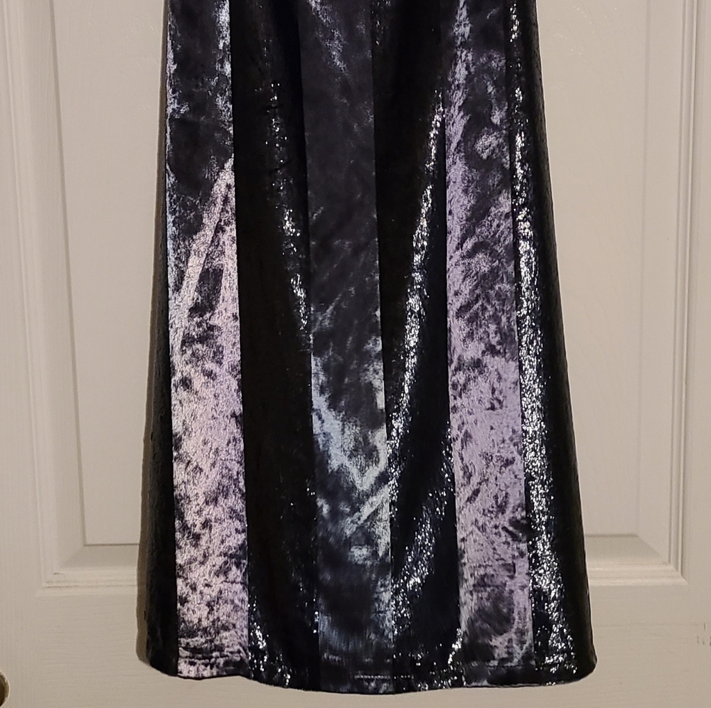 ECOTE' SLEEK DRESS. WOMEN'S MEDIUM. - Picture 2 of 3